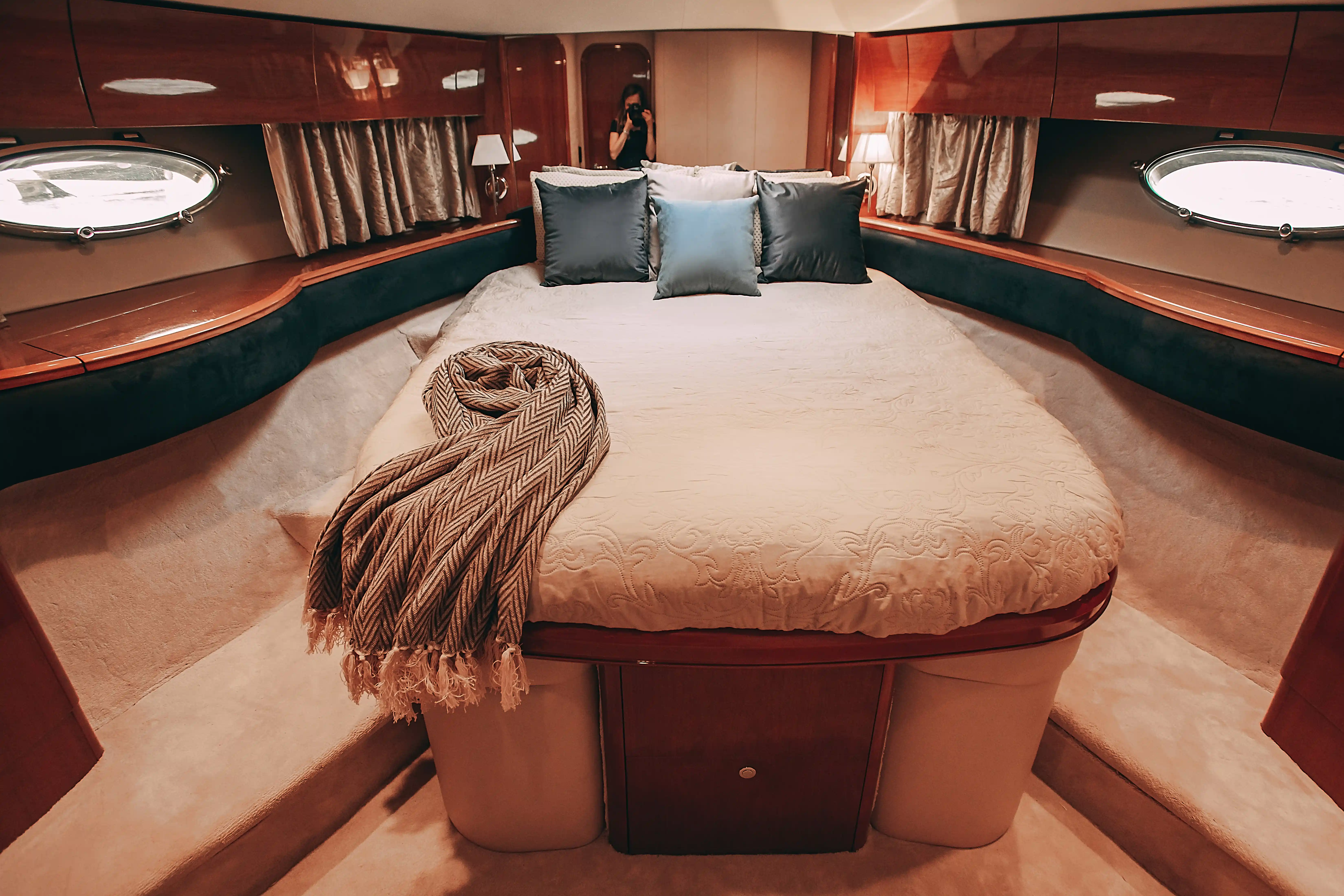 Яхта Princess 57 Esperanza image- 25